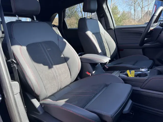 Ford Kuga 2.5 PHEV ST-Line X 2025 Hybride Benzine 13