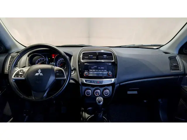 Mitsubishi ASX 1.6 Cleartec Invite+ 2015 Benzine 9