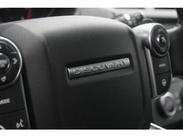 Land Rover Discovery 3.0 Td6 HSE Luxury 2018 Diesel 11