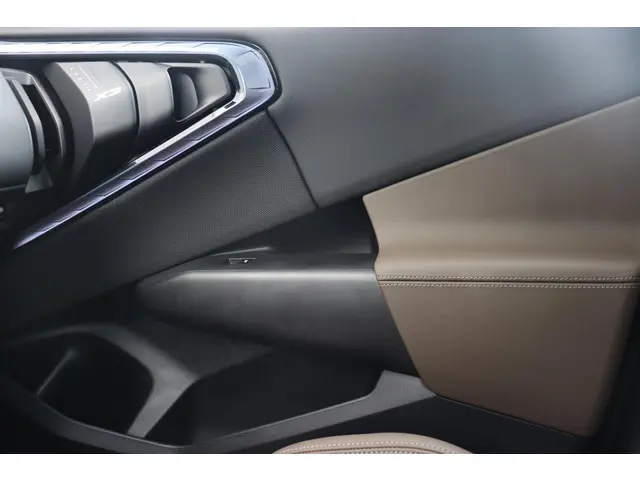 BMW X3 30e xDrive 2025 Hybride Benzine 34