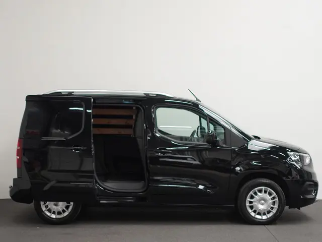 Opel Combo 1.5D L1H1 Edition 2021 Diesel 4