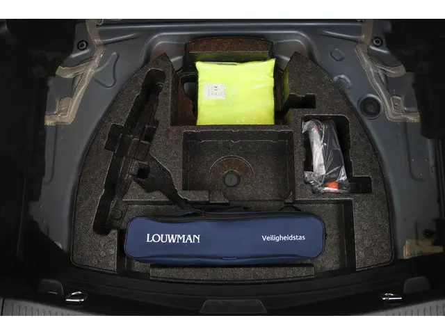 Toyota Auris 1.8 Hybrid Dynamic 2018 Hybride Benzine 33