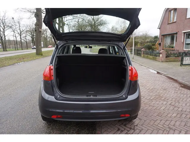 Kia Venga 1.4 CVVT Comfort Pack 2012 Benzine 8