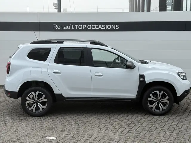 Dacia Duster TCe 150 Journey 2023 Benzine 17
