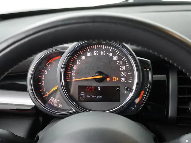 MINI 5-Deurs Cooper 2019 Benzine 3