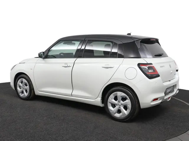 Suzuki Swift 1.2 Select Smart Hybrid 2025 Benzine 12