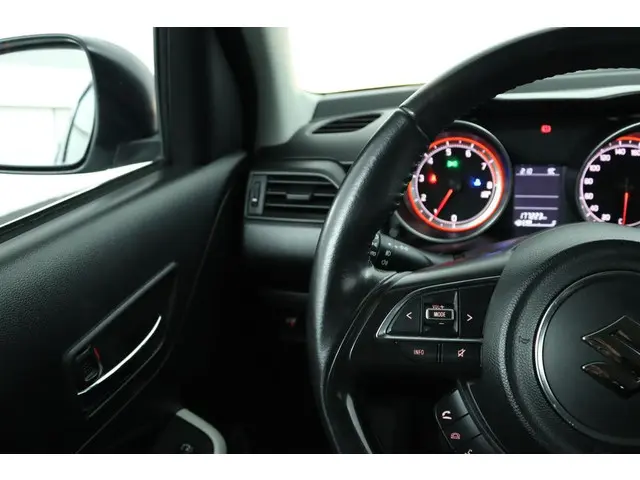 Suzuki Swift 1.2 Select 2018 Benzine 18