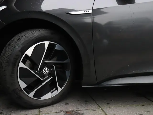 Volkswagen ID.3 First 58 kWh 2020 Elektrisch 17