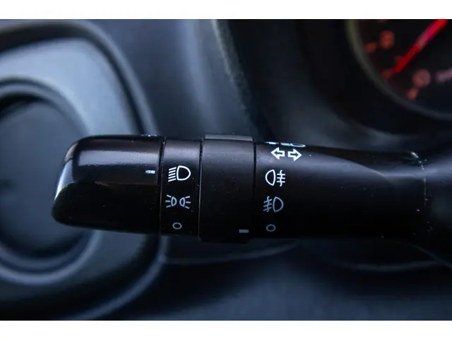 Toyota Yaris 1.0 VVT-i Aspiration 2014 Benzine 14