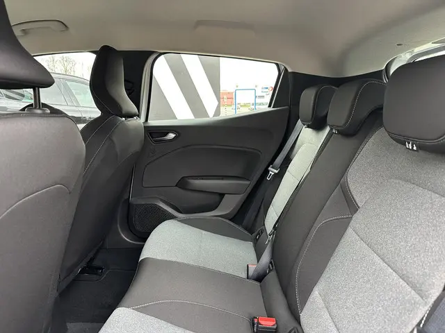 Renault Clio TCe 90 Evolution 2024 Benzine 22