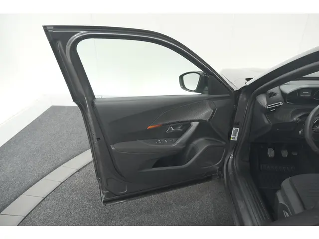 Peugeot 2008 PureTech 130 Active 2023 Benzine 62