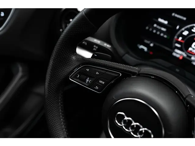 Audi S3 2.0 TFSI S3 quattro Pano B&O Camera 2017 Benzine 13