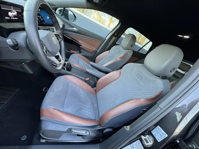 Volkswagen ID.4 First 77 kWh 204pk 2020 Elektrisch 12