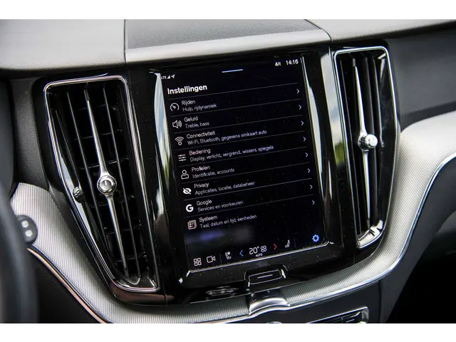Volvo XC60 B5 Plus Dark 2022 Benzine 20