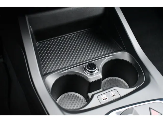 BMW 1 Serie 120 M-Sport 2024 Benzine 69