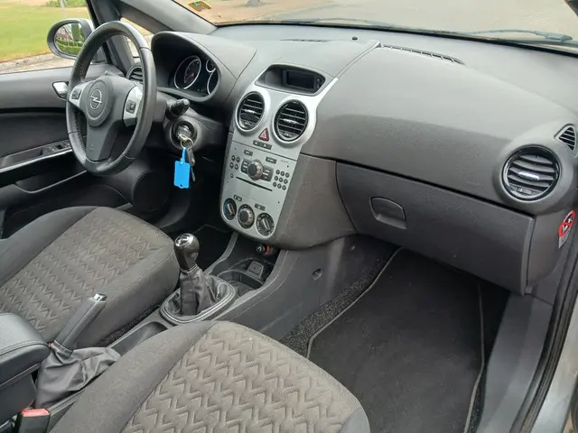 Opel Corsa 1.2-16V Design Ed 2013 Benzine 10