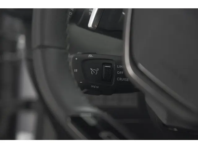 Peugeot 2008 Hybrid 136 e-DSC6 GT 2024 Hybride Benzine 43