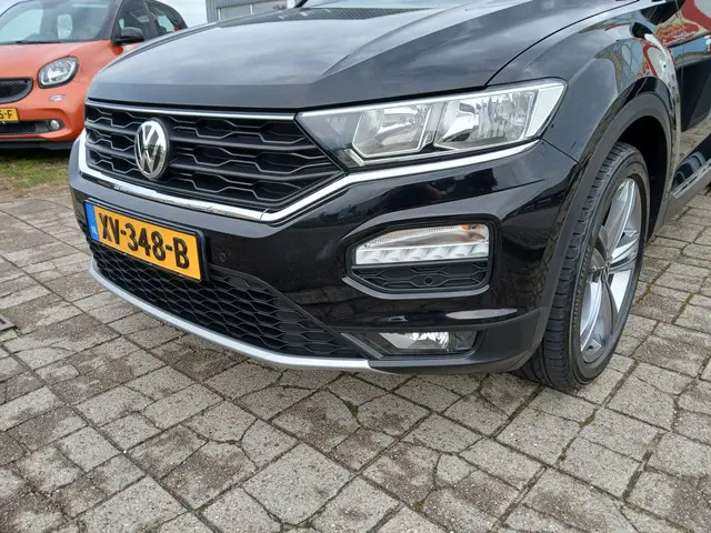 Volkswagen T-Roc 3