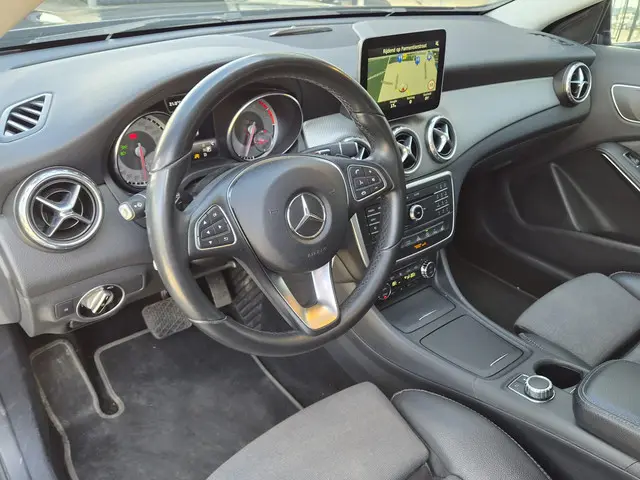 Mercedes-Benz GLA 200 Prestige 2017 Benzine 3