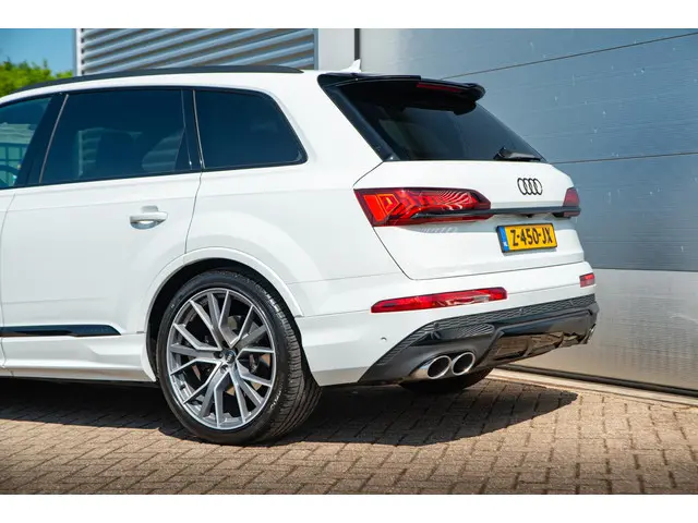 Audi Q7 4.0 TFSI SQ7 quattro 2022 Benzine 37
