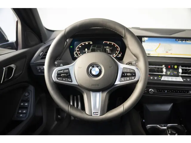 BMW 1 Serie 5-deurs 118i 2024 Benzine 7