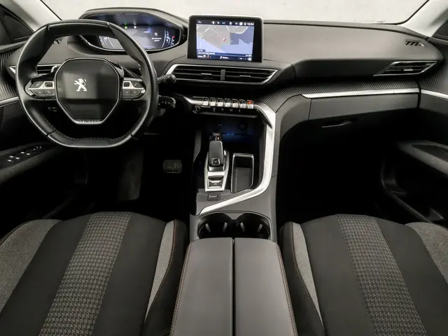 Peugeot 3008 1.2 PureTech Sport 2018 Benzine 6