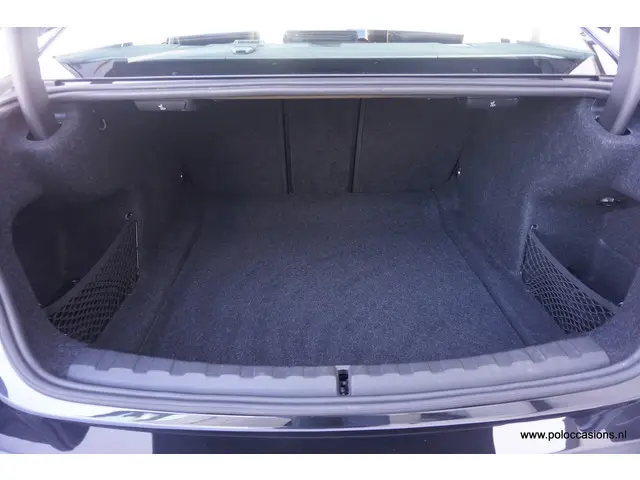 BMW 3 Serie 320i 2020 Benzine 25