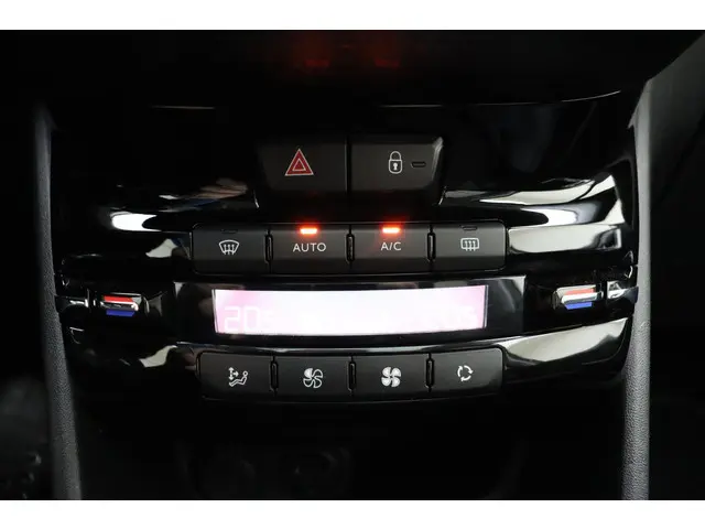 Peugeot 2008 1.2 PureTech 110pk Allure 2017 Benzine 21
