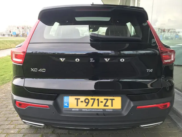 Volvo XC40 2.0 T4 R-Design Automaat 2018 Benzine 5
