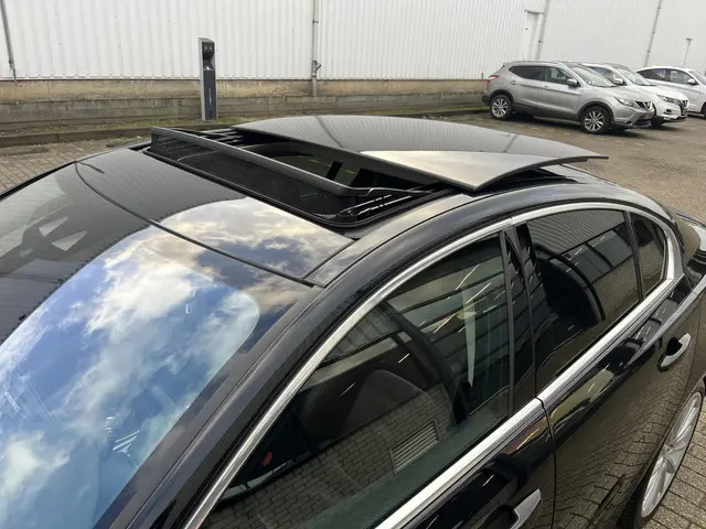 Jaguar XE 2.0 Portfolio 2015 Benzine 82