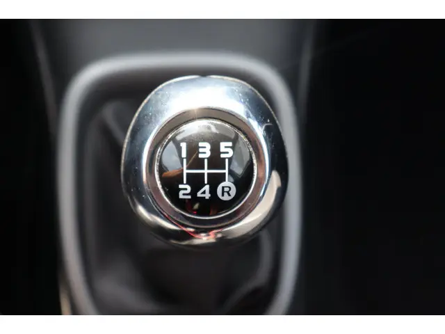 Toyota Aygo 1.0 VVT-i x-play 2019 Benzine 16