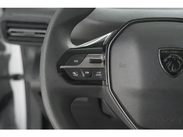 Peugeot Partner 1.5 BlueHDi 100 S&S L1 2024 Diesel 32