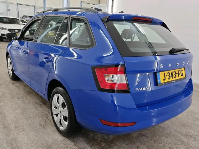 Škoda Fabia Combi 1.0 TSI Active 2020 Benzine 2