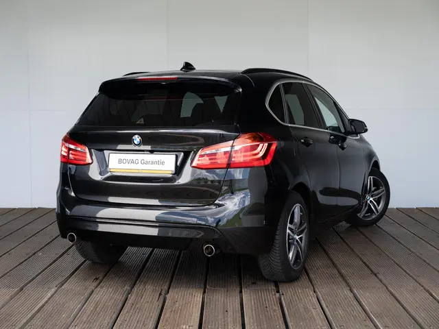 BMW 2 Serie Active Tourer 220i 2018 Benzine 2