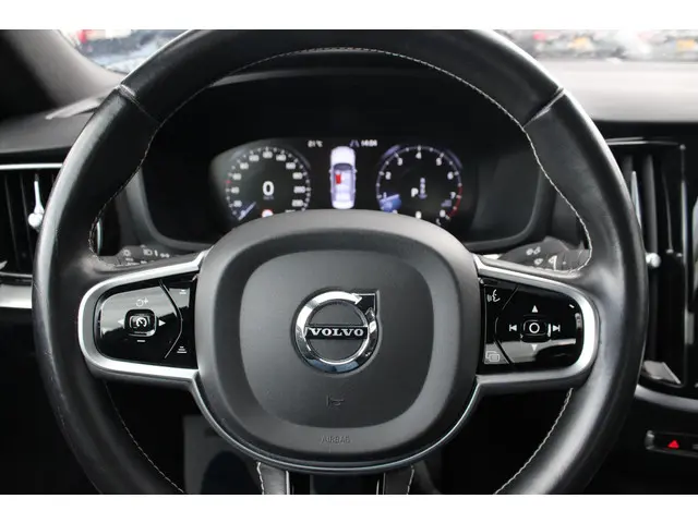 Volvo S60 2.0 B3 R-Design 2021 Benzine 30