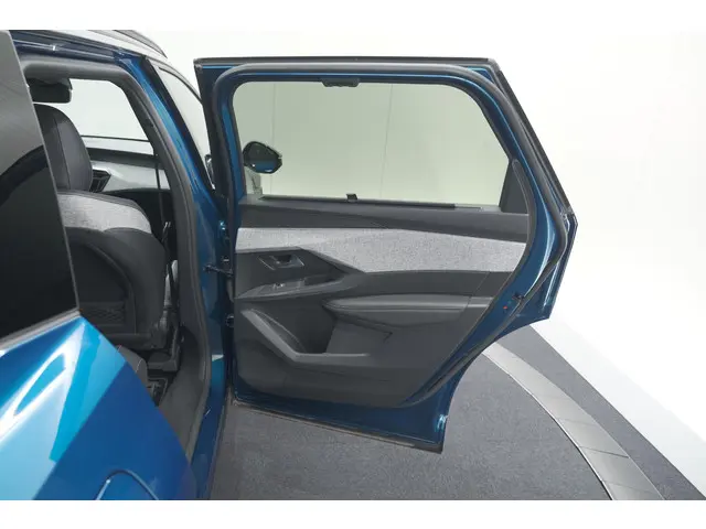 Peugeot 5008 1.2 Hybrid 136 GT 2024 Hybride Benzine 72