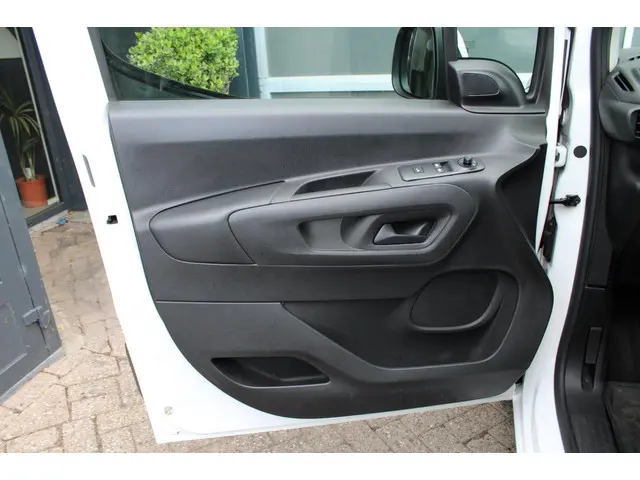 Opel Combo 1.5D L1H1 Edition 2021 Diesel 15