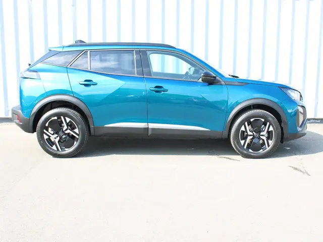 Peugeot 2008 1.2 Hybrid 145 Allure 2025 Hybride Benzine 8