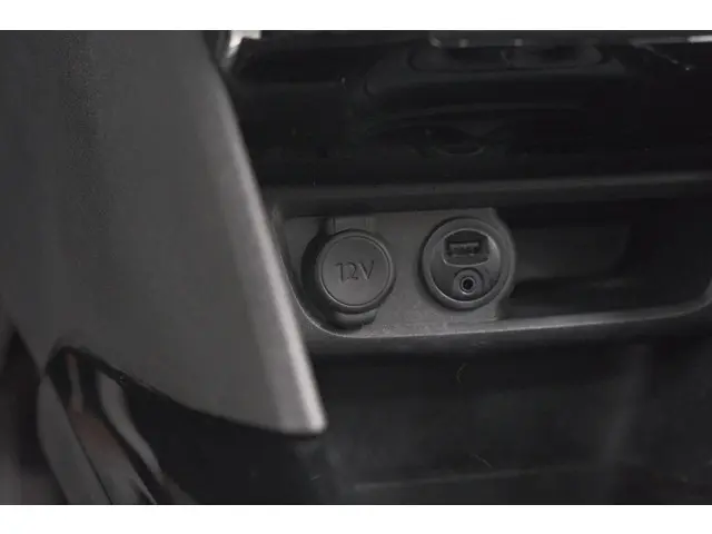 Peugeot 2008 PureTech 110 Allure 2018 Benzine 38