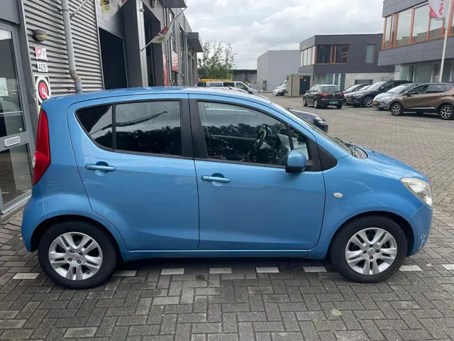 Opel Agila 1.0 Edition 2012 Benzine 4