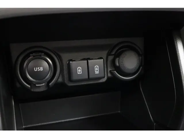 Suzuki Swift 1.2 Style Smart Hybrid 2025 Benzine 25