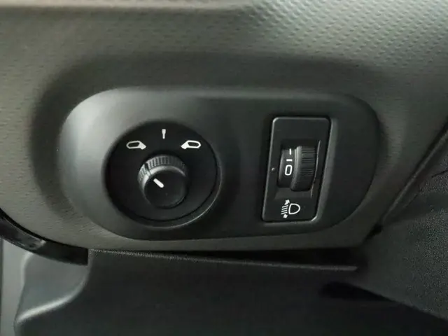 Citroën C4 Cactus 1.2 PureTech Business 2015 Benzine 25
