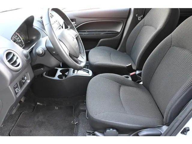 Mitsubishi Space Star 1.0 Bright 2015 Benzine 28