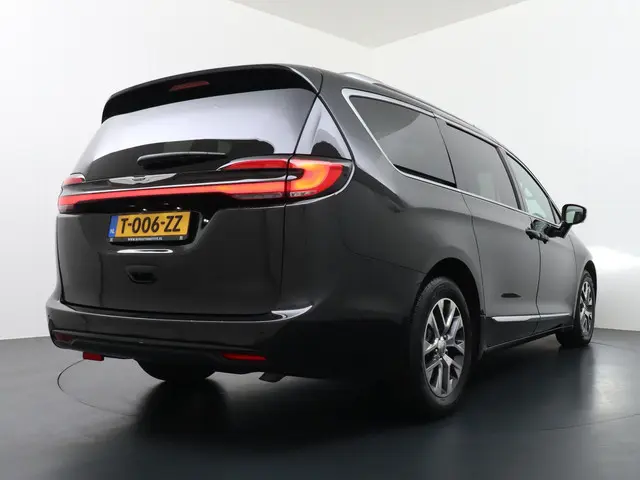 Chrysler Pacifica 3.6 V6 Hybrid 2023 Benzine 7