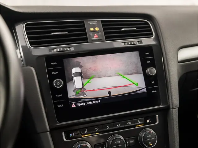 Volkswagen Golf 1.0 TSI Sportline 2017 Benzine 13