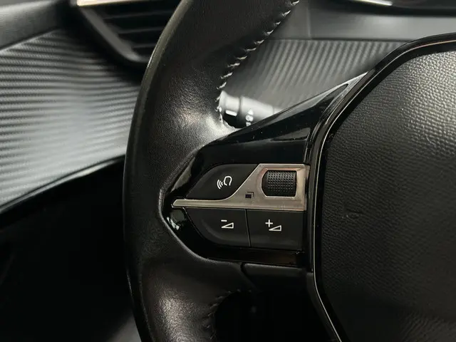 Peugeot 208 1.2 PureTech Allure Pack 2021 Benzine 22