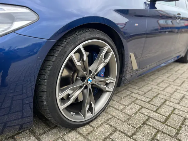 BMW 5 Serie M550i xDrive High Executive 2019 Benzine 23