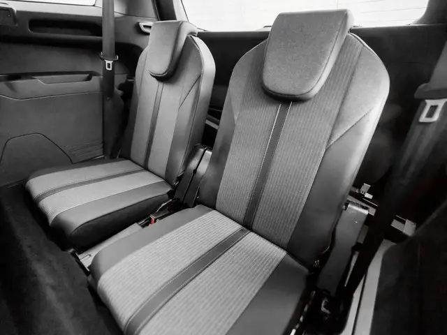 Peugeot 5008 1.2 PureTech Sport 7 Persoons 2021 Benzine 15
