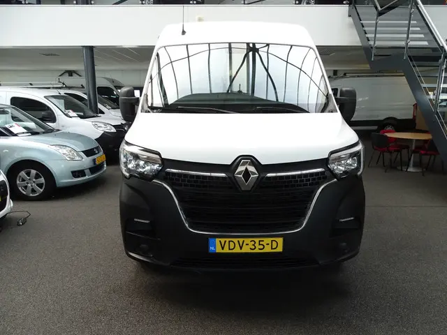 Renault Master T35 2.3 dCi 135 L2H2 2020 Diesel 7