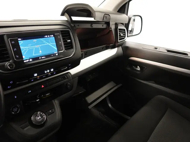 Opel Vivaro 2.0 BlueHDi 145PK Automaat 2024 Diesel 22
